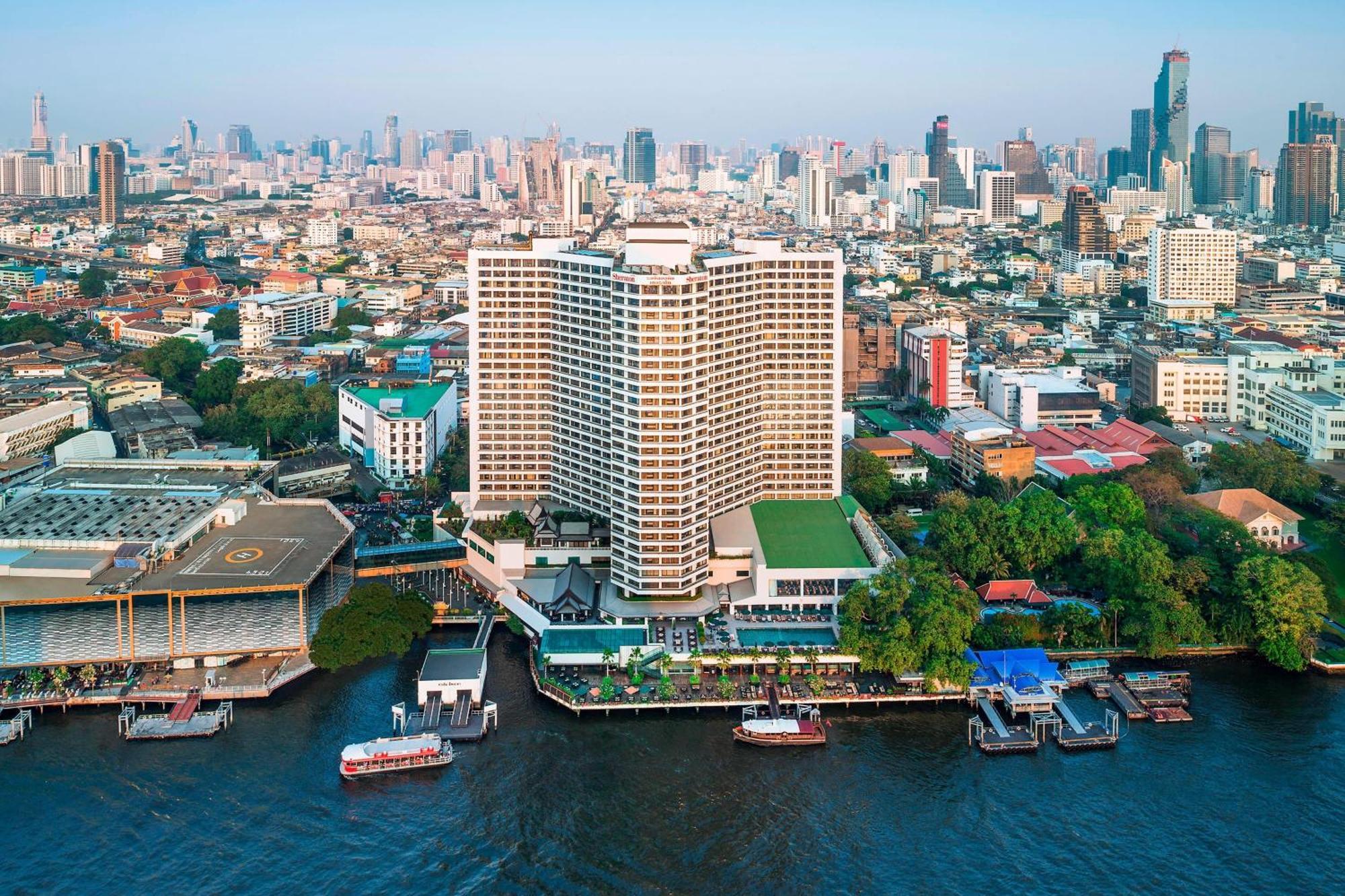 Royal Orchid Sheraton Hotel And Towers Bangkok Exterior photo