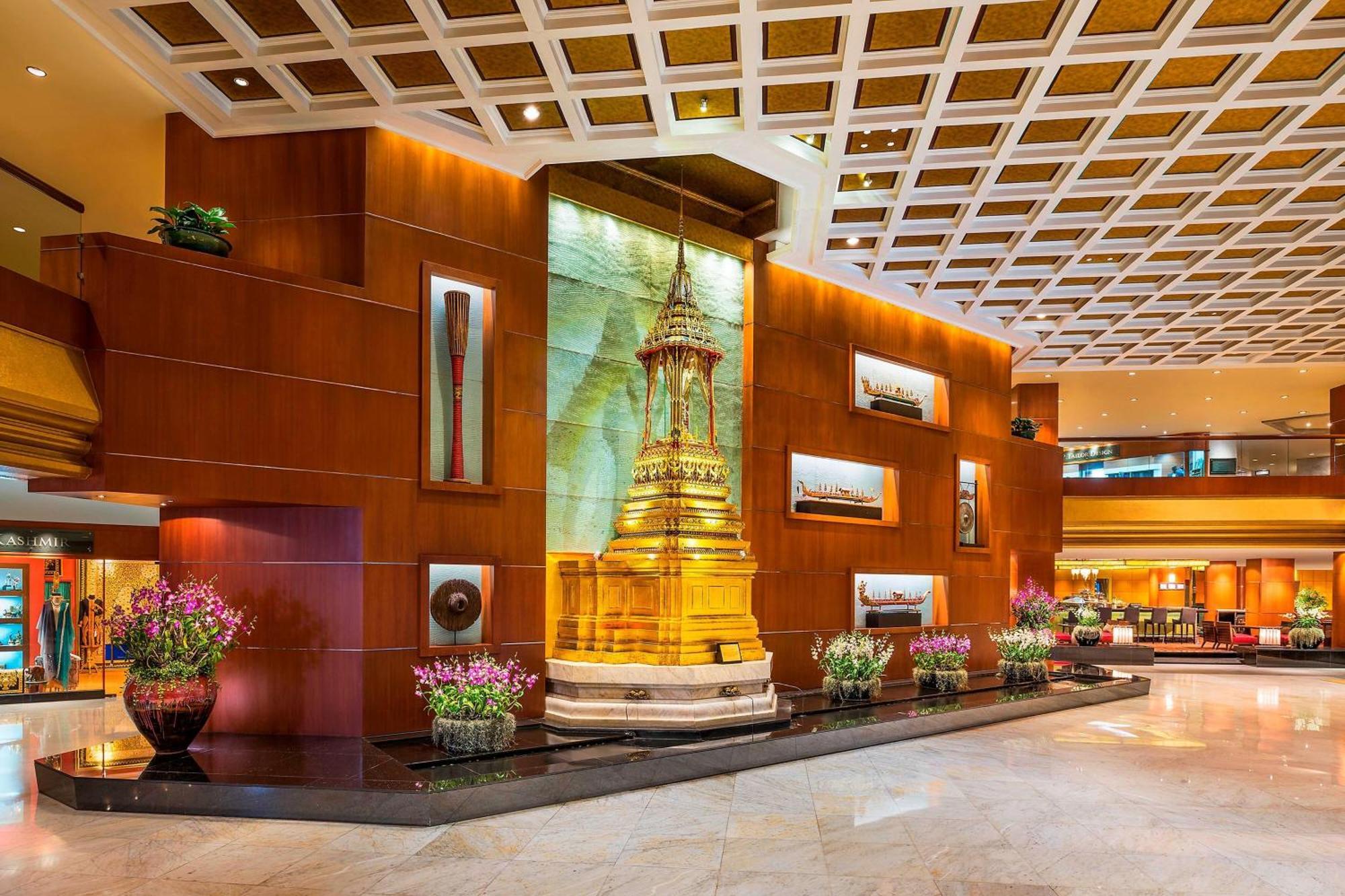 Royal Orchid Sheraton Hotel And Towers Bangkok Exterior photo