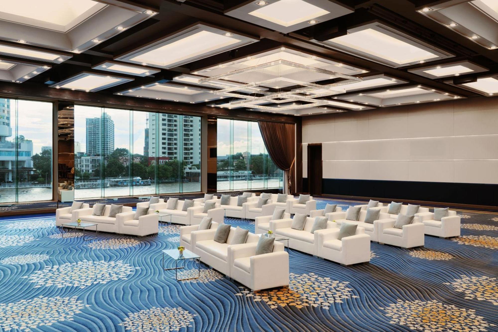 Royal Orchid Sheraton Riverside Hotel Bangkok Exterior photo The River Hall