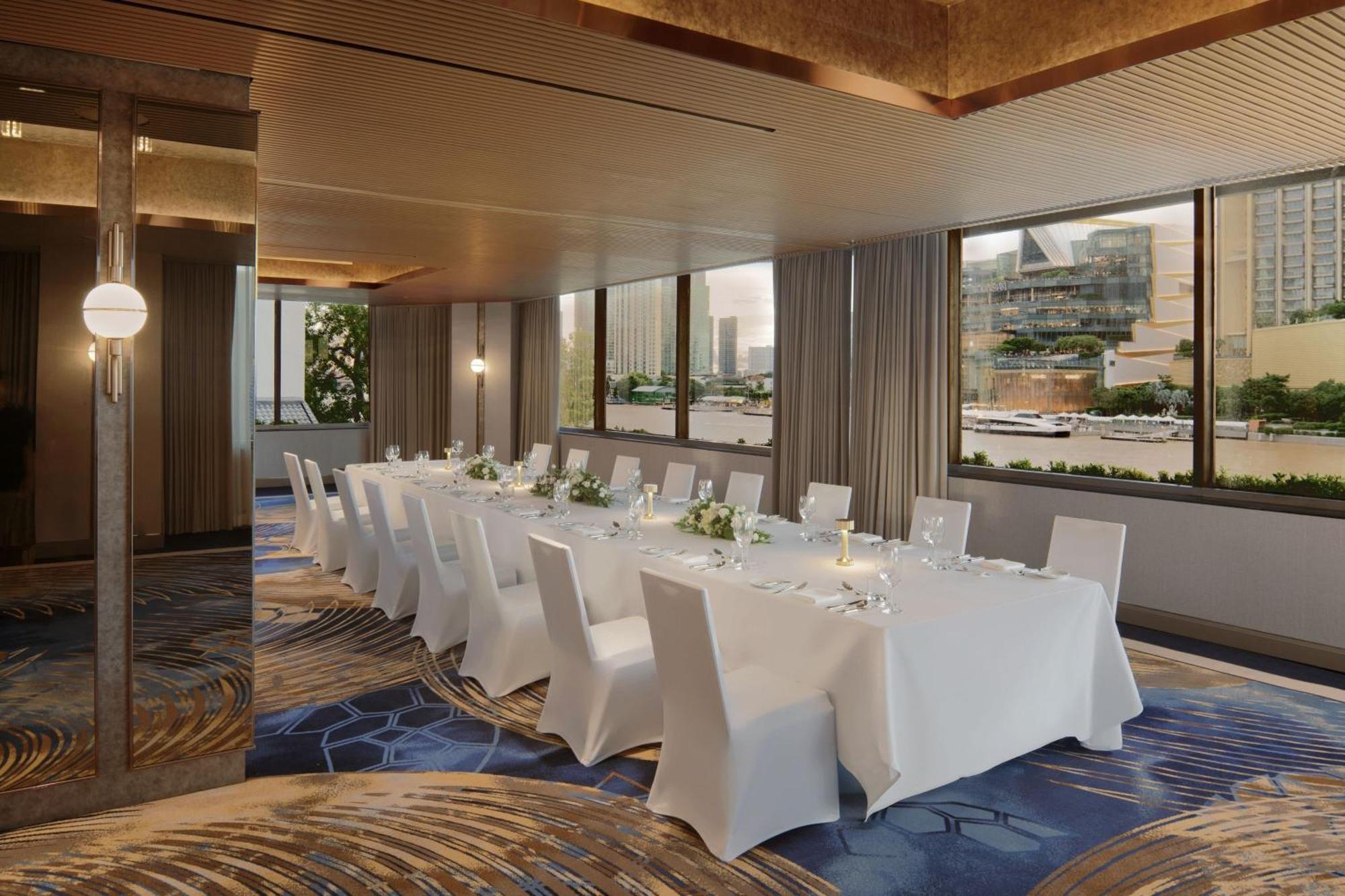 Royal Orchid Sheraton Riverside Hotel Bangkok Exterior photo The Riverbank Suite